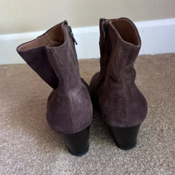 Lucky Brand Size 7.5 Brown Suede Leather Ankle Boots Booties Block Heel - Picture 6 of 8